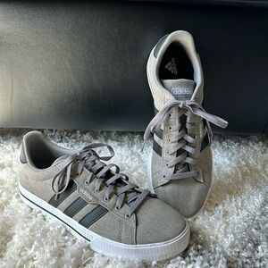 EUC Adidas Daily 4.0 grey core black cloud white